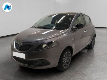 Lancia Ypsilon 1.0 firefly hybrid Gold s&s 70cv
