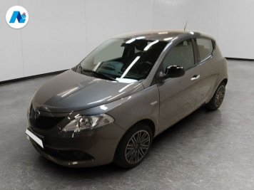 Lancia Ypsilon 1.0 firefly hybrid Gold s&s 70cv