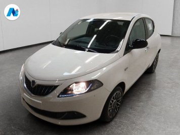 Lancia Ypsilon 1.0 firefly hybrid Platino s&s 70cv